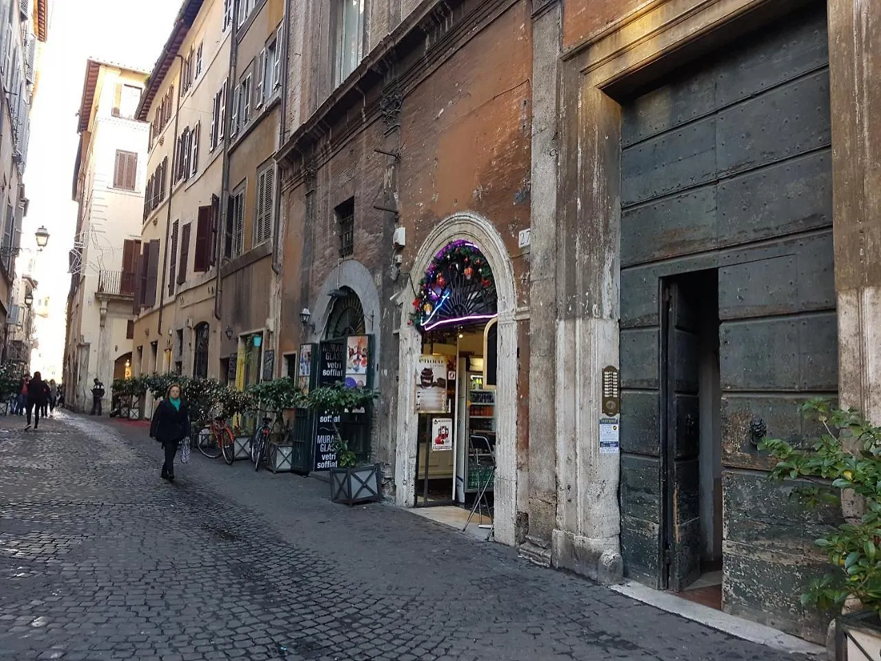 Coronari Stylish Apartment Rome Italy